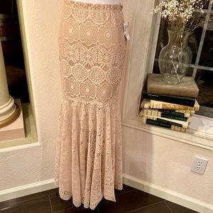 Foreign exchange lace beige pink mermaid skirt